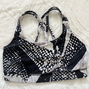 Lululemon sport bra size 6